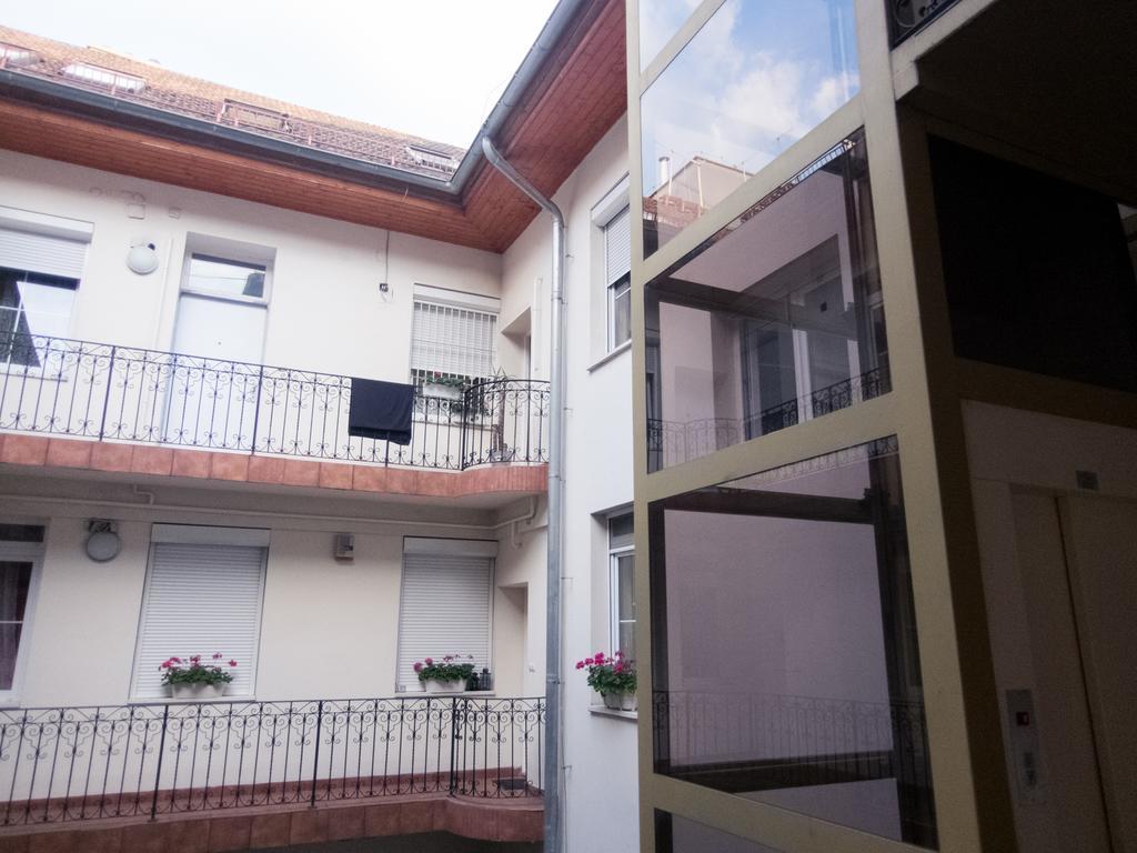 Goldcentral Apartment Grand Boulevard Boedapest Buitenkant foto